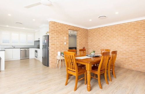 Forster House | 13 Cavill Avenue on the Forster Keys