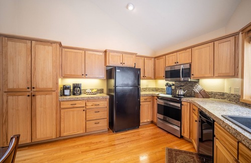 Sunriver House | 13 Elk | Charming 2 Bedroom Cabin