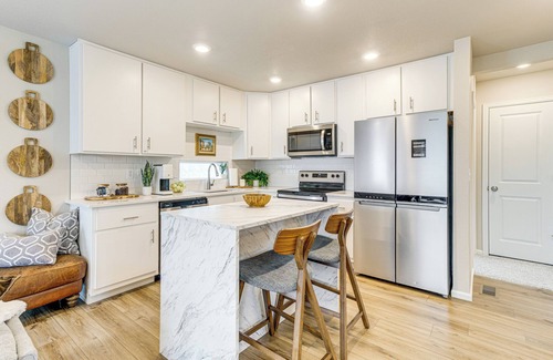 Gateway House | 13 Mi to Dtwn Denver: Spacious Home w/Balcony!