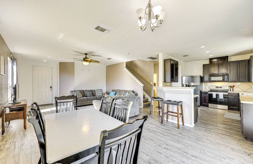 Southside House | 13 Mi to Dtwn San Antonio & the Alamo: Quiet Home