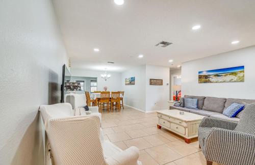 Spring Hill House | 13 Mi to Hudson Beach Spring Hill Home with Lanai