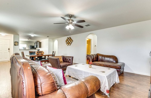 Medina Valley House | 13 Mi to Lackland AFB: San Antonio Home!