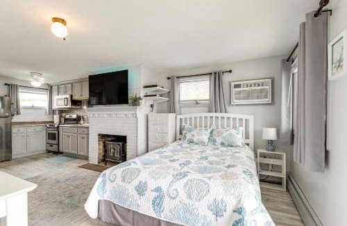 Old Orchard Beach Apartment | 13 Mi to Portland Studio on Old Orchard Beach!