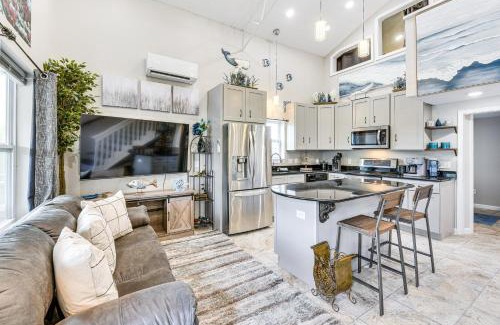 Panama City House | 13 Mi to St Andrews State Park Cabin with Patio!