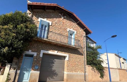 Pomerols House | 13 Rue du Tour d'Enceinte