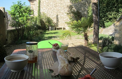 Saint-Saturnin-les-Apt House | 130 m² House ∙ 2 bedrooms ∙ 4 guests