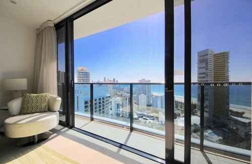 Broadbeach Apartment | 130 m² Apartment ∙ 2 bedrooms ∙ 4 guests
