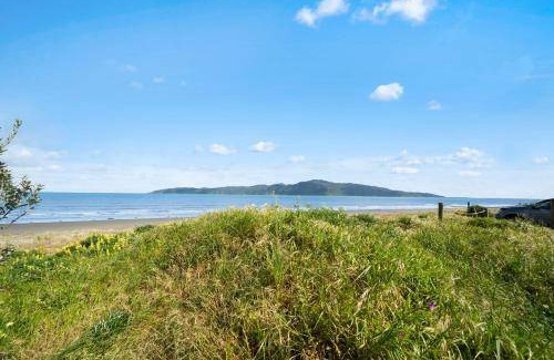 Paraparaumu Beach House | 130 m² House ∙ 3 bedrooms ∙ 5 guests