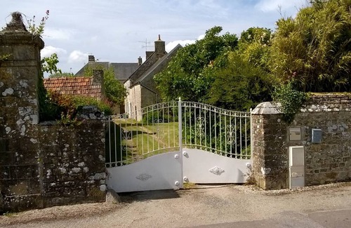 Fontenay-sur-Mer House | 130 m² House ∙ 3 bedrooms ∙ 5 guests