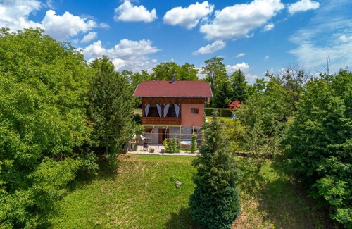 Jastrebarsko House | 130 m² House ∙ 2 bedrooms ∙ 8 guests