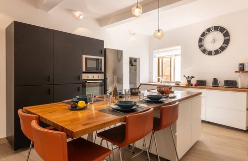 Cospicua House | 130 m² Penthouse ∙ 3 bedrooms ∙ 6 guests