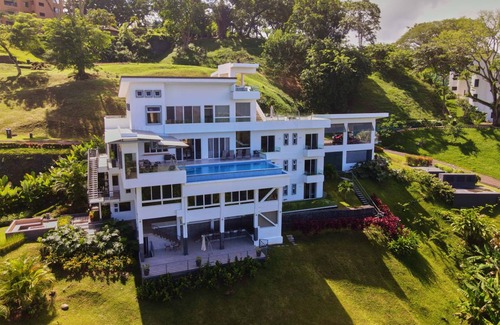 Tarcoles Condo | 1301 m² Condo ∙ 7 bedrooms ∙ 14 guests