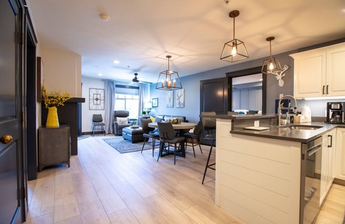 Salt Lake Mountain Resorts Condo | 1303 - Two Bedroom Deluxe Eagle Springs West by RedAwning
