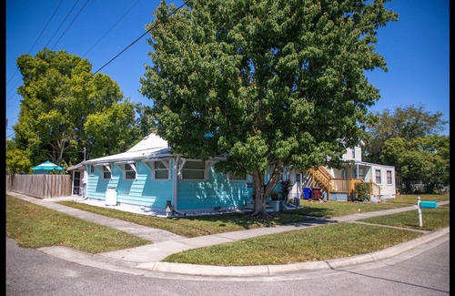 Saint Cloud House | 131 m² House ∙ 3 bedrooms ∙ 9 guests