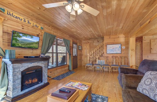Dandridge Cabin | 133 m² Cabin ∙ 3 bedrooms ∙ 10 guests