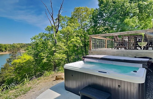 Dandridge Cabin | 133 m² Cabin ∙ 3 bedrooms ∙ 10 guests