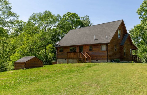 Dandridge Cabin | 133 m² Cabin ∙ 3 bedrooms ∙ 10 guests
