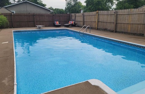 Mason House | 1349 Jennings court Private Pool, Fire pit, BBQ A FUN place to RELAX
