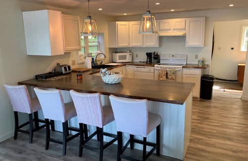 Henderson Cottage | 135' of prime Lake Ontario waterfront with incredible views! Sleeps over 10!