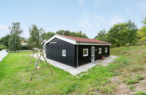 Lyngsbæk Strand House | 136 m² House ∙ 3 bedrooms ∙ 7 guests