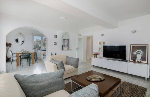 Njivice House | 136 m² House ∙ 3 bedrooms ∙ 6 guests