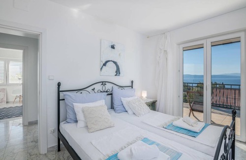 Njivice House | 136 m² House ∙ 3 bedrooms ∙ 6 guests