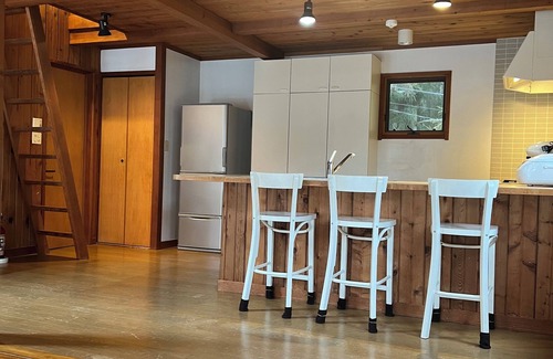 Fujikawaguchiko Cottage | 136s㎡ Cathedral ceiling cabin/3min walk Lake Saiko/BBQ/5min drive Kawaguchi Lake