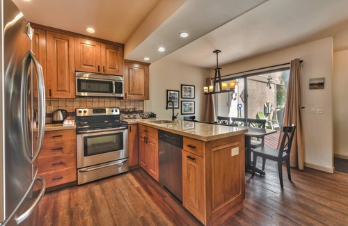 Park Meadows Condo | 139 m² Condo ∙ 3 bedrooms ∙ 10 guests