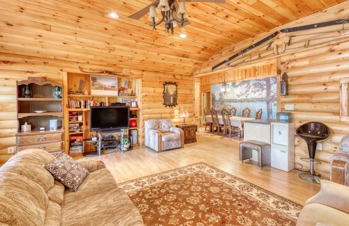 Brant Lake House | 139 m² House ∙ 3 bedrooms ∙ 6 guests