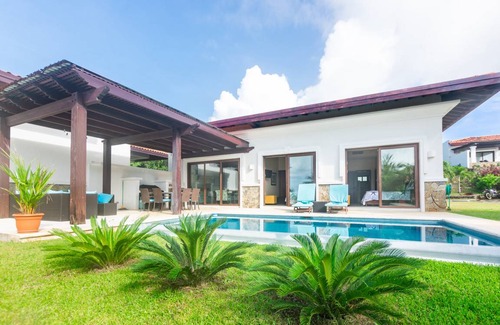 Pristine Bay House | 139 m² House ∙ 3 bedrooms ∙ 8 guests