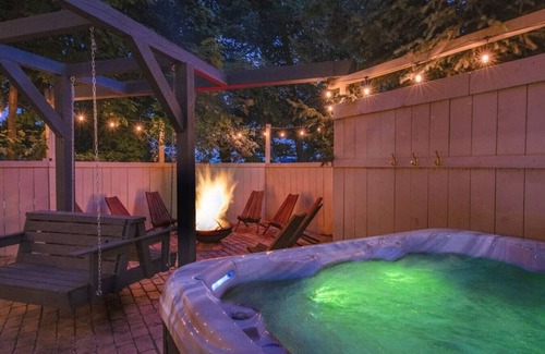 Mount Pocono House | 1393-1395 Pocono Blvd - Double Listing · The King & Queen of The Poconos