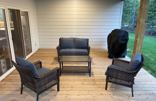 Lac du Bonnet Cottage | 13th Fairway Granite Hills, Poker Table & Fooseball, Large covered outdoor deck
