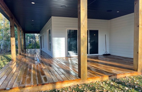 Lac du Bonnet Cottage | 13th Fairway Granite Hills, Poker Table & Fooseball, Large covered outdoor deck