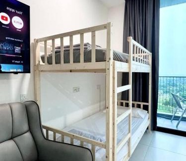 Taman Charming Apartment | 13th FL-The Podium-Studio-Free 1 Parking-6 Pax