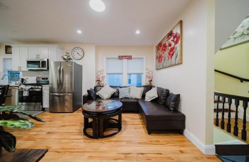 Milton Apartment | 14-2-5BR Milton - Near Blue Hills