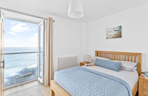 Torcross House | 14 At The Beach, Torcross