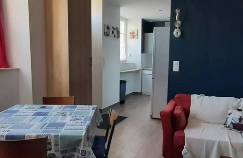 Ploneour-Lanvern Apartment | 14 bis RDC de Maison Avec Terrasse Privative, Jardin et Salle Commun