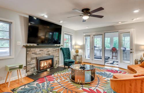Colesville House | 14 Mi to DC Retreat with Hot Tub and Sunroom!