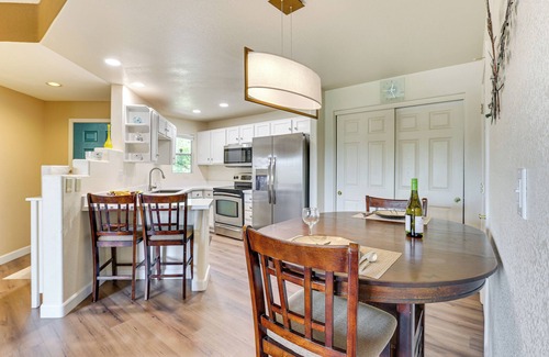 North Mountain Condo | 14 Mi to Dtwn: Phoenix Condo w/Balcony & Spa!