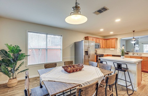 North San Antonio - SAT House | 14 Mi to Dtwn San Antonio: Home w/Pool & Yard