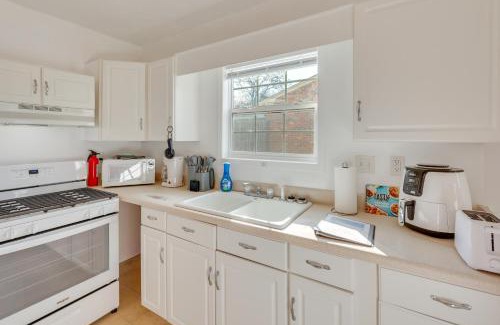 Prattville Apartment | 14 Mi to Montgomery Quaint Couples Apartment