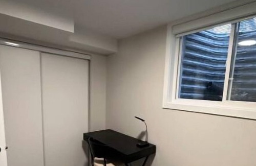 Ottawa Division House | 14 minutes from Downtown Ottawa, Elegant brand new home