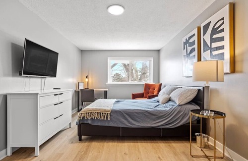 Ottawa Division House | 14 minutes from downtown, Luxury home in Nepean