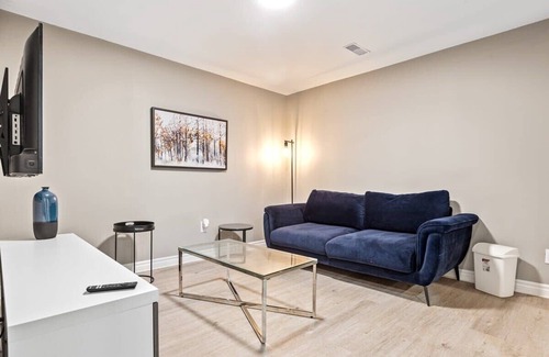 Ottawa Division House | 14 minutes from downtown, Luxury home in Nepean