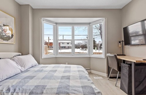 Ottawa Division House | 14 minutes from downtown, Luxury home in Nepean