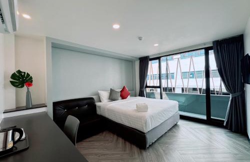 Khlong San Hotel | 14 Sathorn Hotel No-Parking