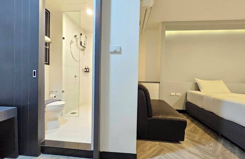 Khlong San Hotel | 14 Sathorn hotel