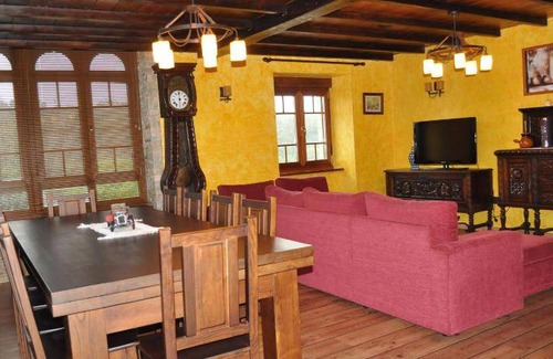 Ribadeo Apartment | 140 m² Apartment ∙ 4 bedrooms ∙ 8 guests