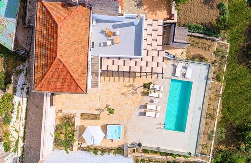 Argyroupoli House | 140 m² House ∙ 2 bedrooms ∙ 8 guests