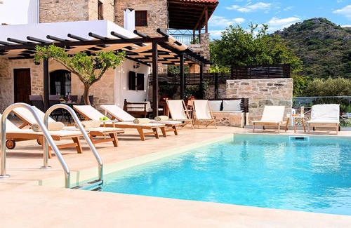 Argyroupoli House | 140 m² House ∙ 2 bedrooms ∙ 8 guests